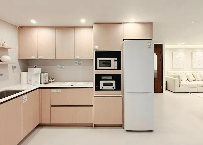 Apartamento 10 Minutes From Hongik Station#highend 5star Suite#3rooms#2 Bathrooms#goose Down Comforters#luxury Amenities