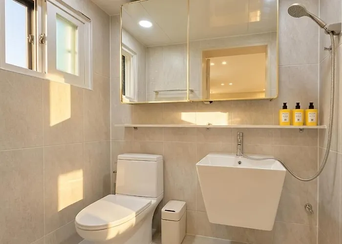 Apartamento 10 Minutes From Hongik Station#highend 5star Suite#3rooms#2 Bathrooms#goose Down Comforters#luxury Amenities
