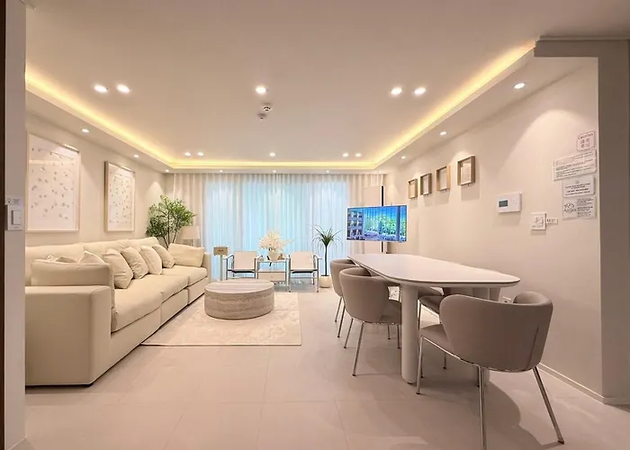 10 Minutes From Hongik Station#highend 5star Suite#3rooms#2 Bathrooms#goose Down Comforters#luxury Amenities Apartamento