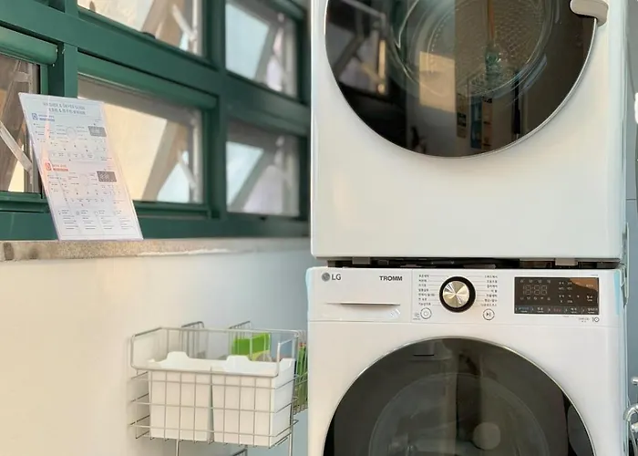 10 Minutes From Hongik Station#highend 5star Suite#3rooms#2 Bathrooms#goose Down Comforters#luxury Amenities * Seúl