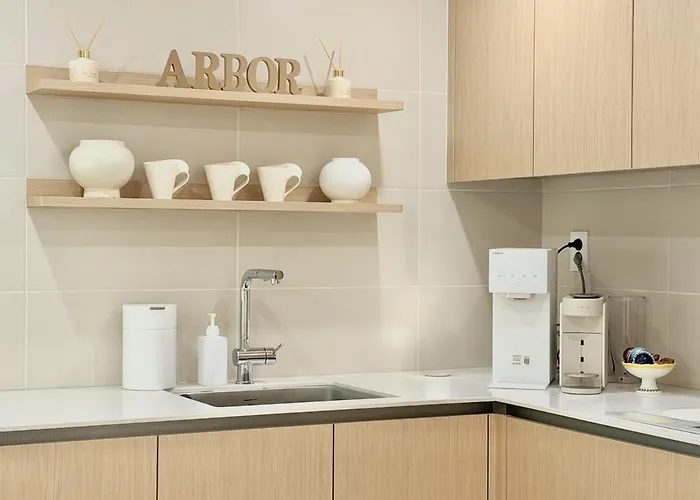 Apartamento 10 Minutes From Hongik Station#highend 5star Suite#3rooms#2 Bathrooms#goose Down Comforters#luxury Amenities *
