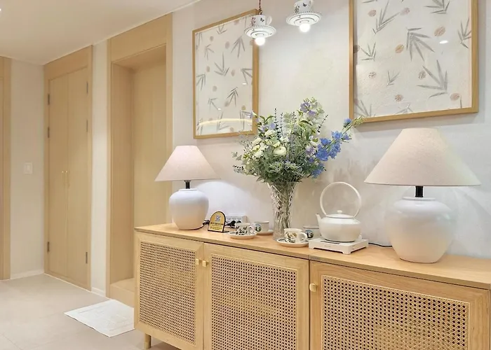 10 Minutes From Hongik Station#highend 5star Suite#3rooms#2 Bathrooms#goose Down Comforters#luxury Amenities Apartamento Seúl