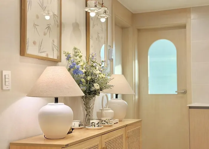 Apartamento 10 Minutes From Hongik Station#highend 5star Suite#3rooms#2 Bathrooms#goose Down Comforters#luxury Amenities *